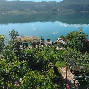 Guest House Lin , Lini Albanien